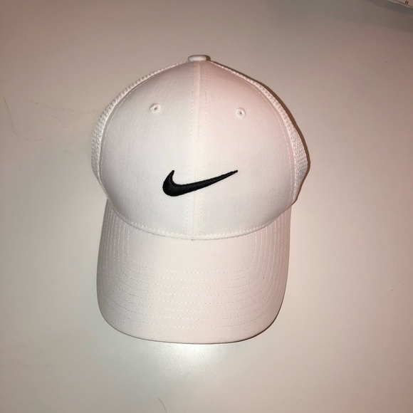 Nike Accessories - Nike Golf Hat